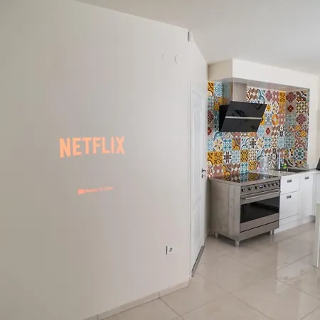 Sea Grape Wine Flat In Old Center * 瓦爾納