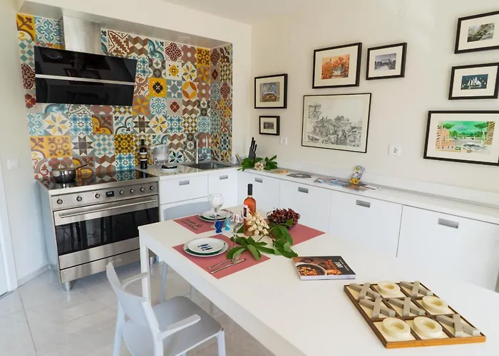 Sea Grape Wine Flat In Old Center