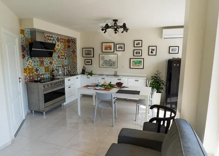 Sea Grape Wine Flat In Old Center Apartment *